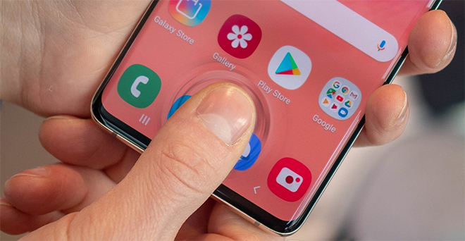 Samsung Galaxy S10 обманули силиконовым отпечатком пальца