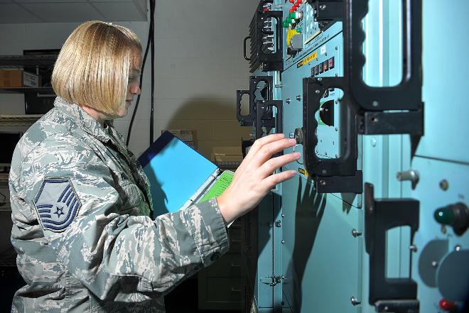 ВВС США сдали 8-дюймовые дискеты в утиль