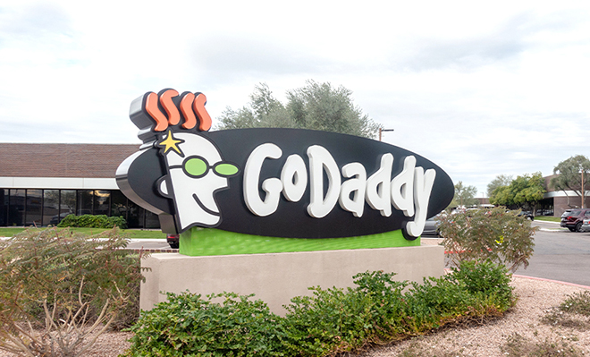 Компания GoDaddy стала регистратурой еще 20 новых доменов