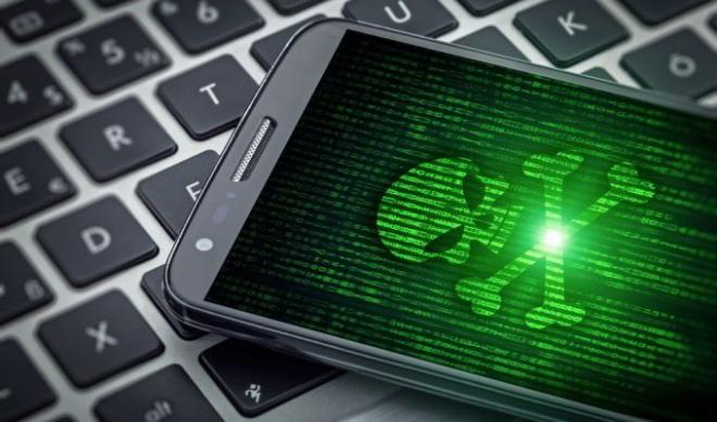 Количество атак мобильных зловредов выросло за год почти вдвое